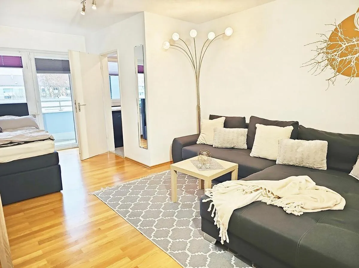 Furnished Apartment U6 Harras Μόναχο